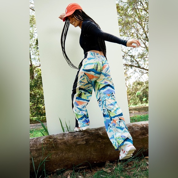 NWT Free People Movement Printed End Zone Pants Sold OUT Online! - Picture 2 of 11